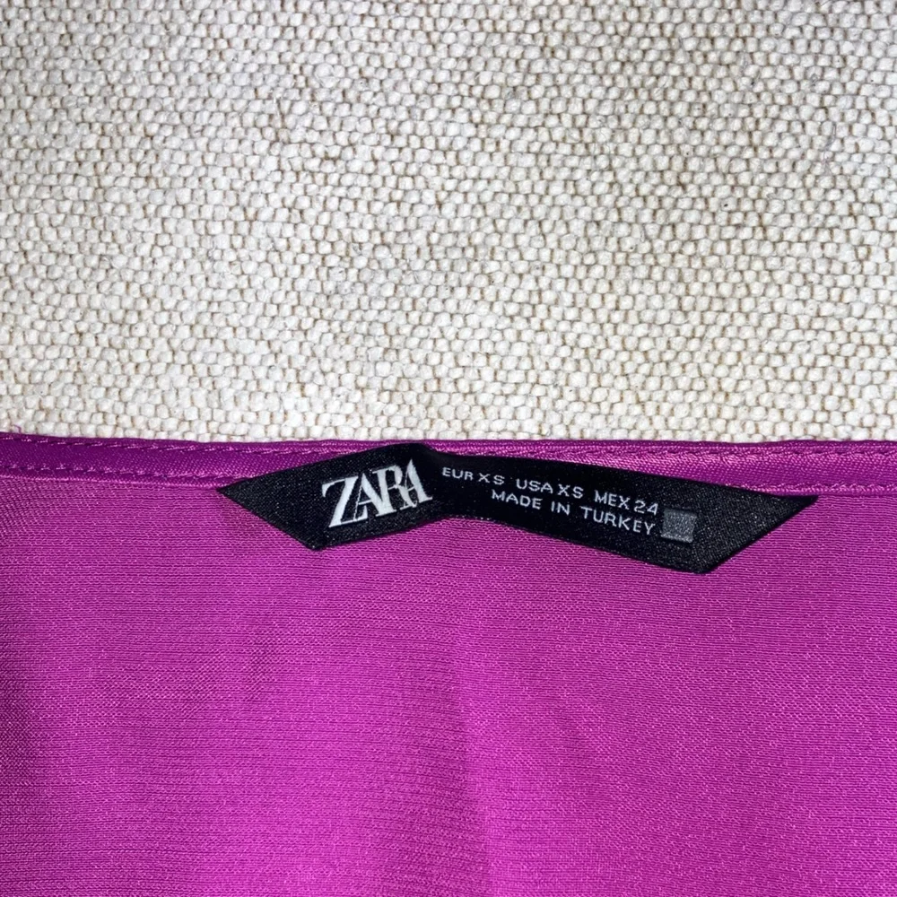 Zara Satin Purple Fuschia Longsleeve Twist Front Knotted Crop Top - Picture 9 of 14